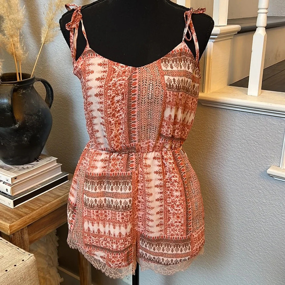 BCBGeneration Floral Pink Lace Romper - Picture 3 of 7